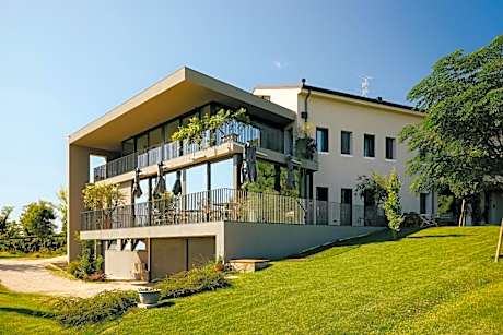 Stilla Rooms & Contemporary Cuisine
