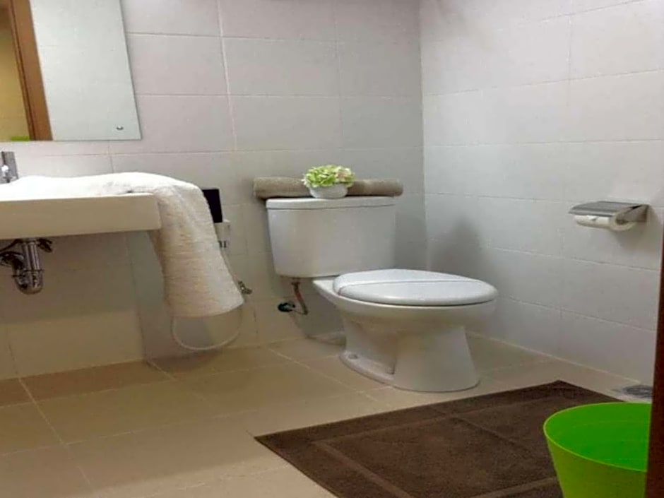 Beverly Dago Apartment