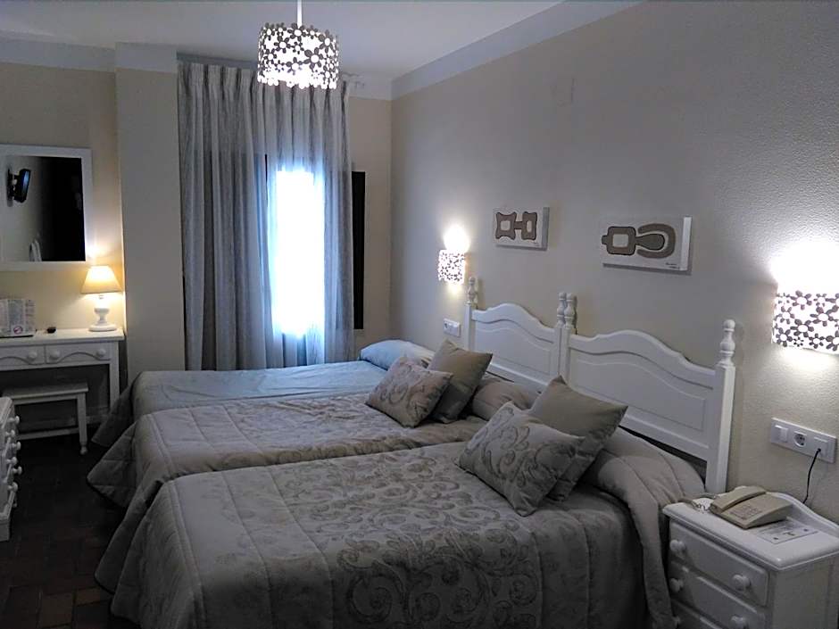 Foto 1 daripada 6 — 2 Beds with Extra Bed