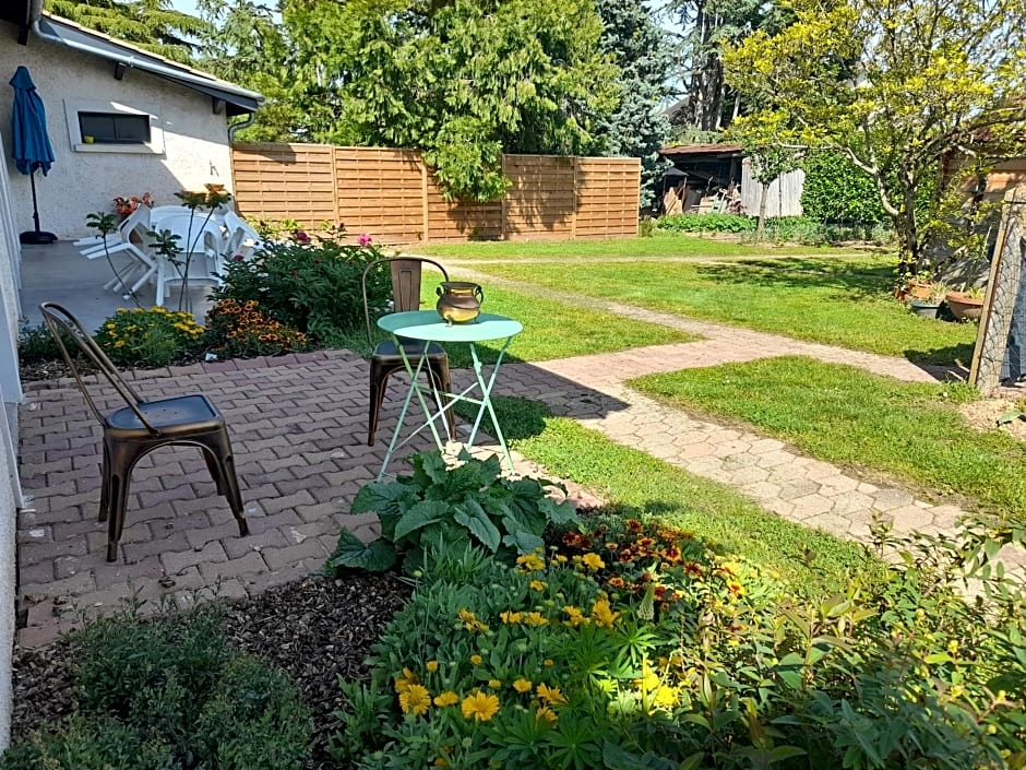 La maison du Bonheur, borne de recharge VE