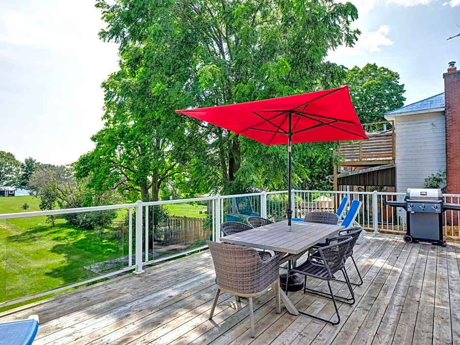 Wind & Waves - Wellington waterfront with Satellite TV & fire pit