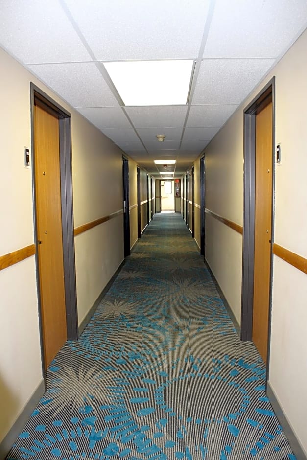 Reston Inn & Suites