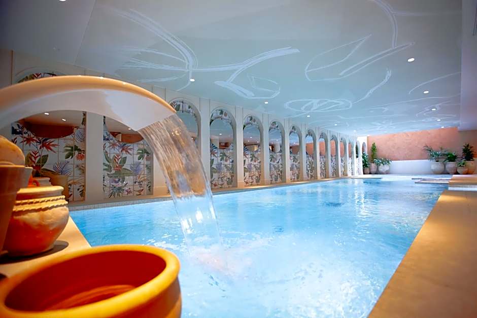 Bloom House Hotel & SPA