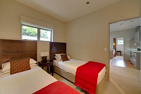 Two Bedroom Apartment (Downstairs)