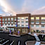 Holiday Inn Express & Suites Roanoke - Civic Center By IHG