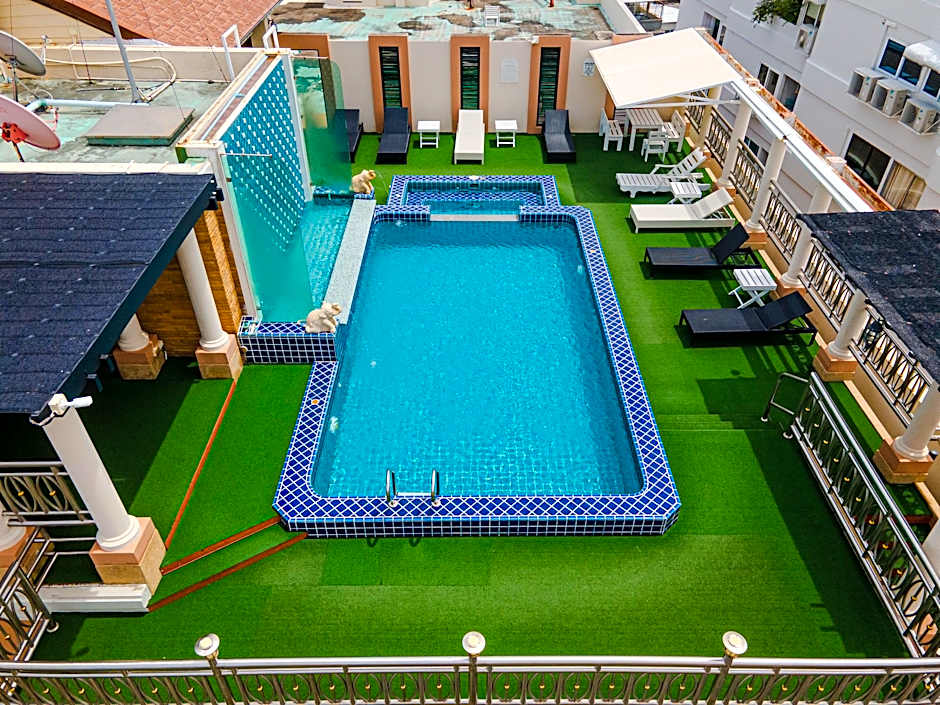 The Whitehouse Condotel