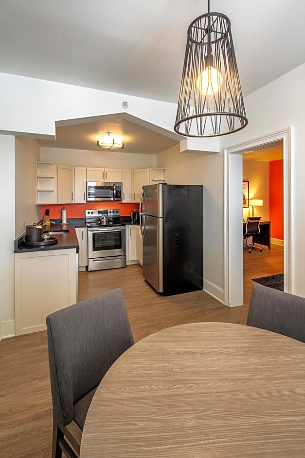Collegian Hotel & Suites, Trademark Collection by Wyndham