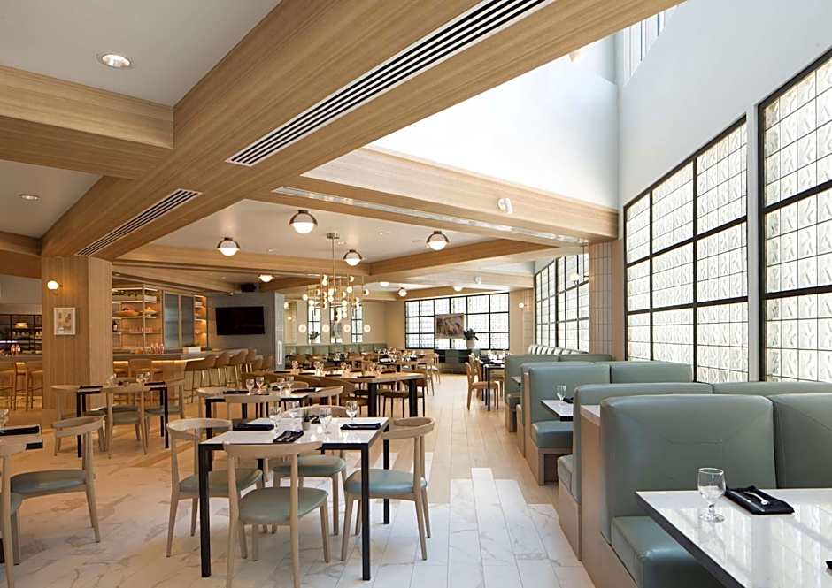 Hilton Santa Monica Hotel & Suites