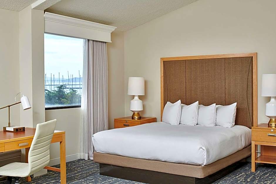 DoubleTree by Hilton Hotel Berkeley Marina