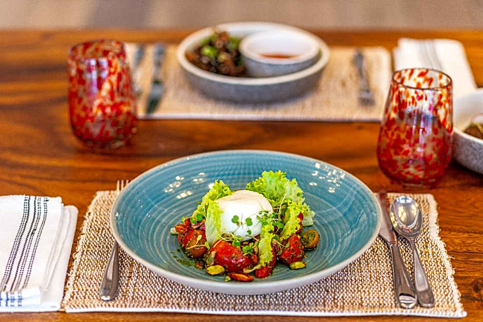 Hyatt Regency Harare, The Meikles