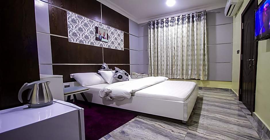GolfView Suites and Conference Center