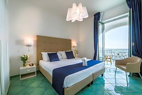 Family Room with Sea View