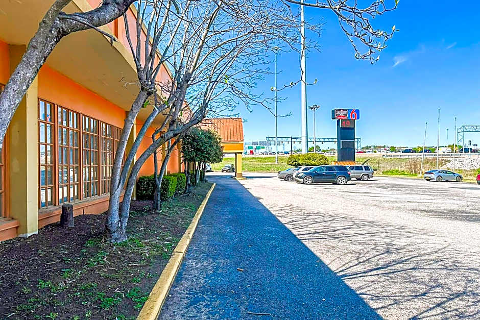Jackson Hotel & Convention Center