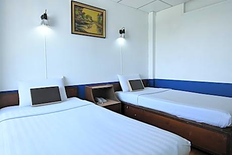 Twin Room with Bath