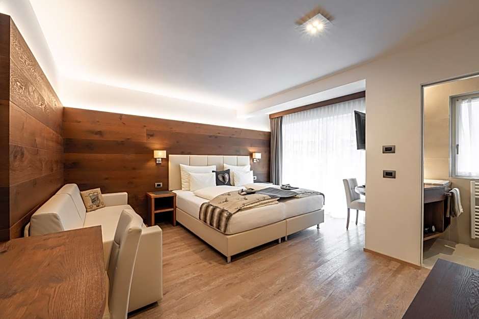 Arya Alpine Lodge