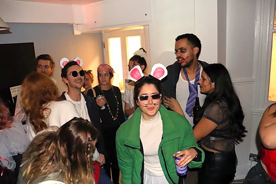 Astor Kensington Hostel