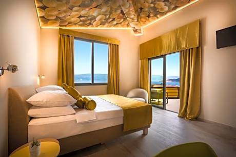 Deluxe Double Room with terrace and jacuzzi