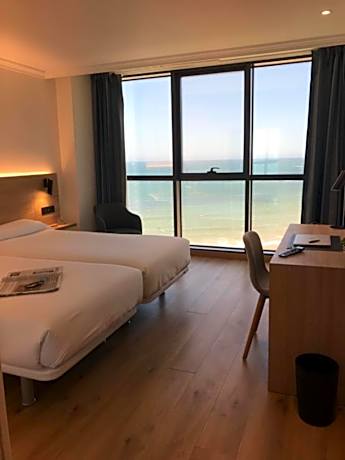 Standard Twin Room with Sea View
