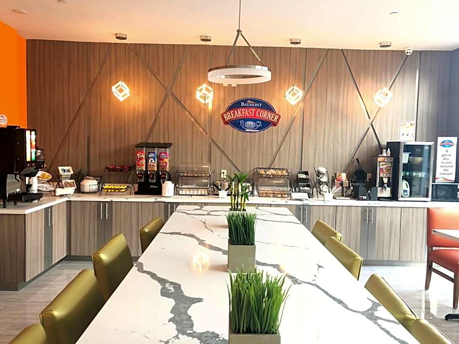 Baymont Inn & Suites Houston Hobby Airport