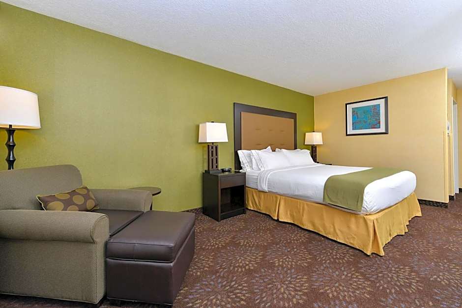Holiday Inn Express Hotel & Suites Charlotte By IHG