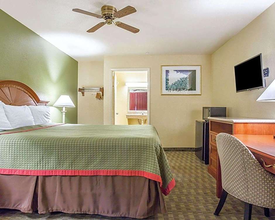Rodeway Inn Delano