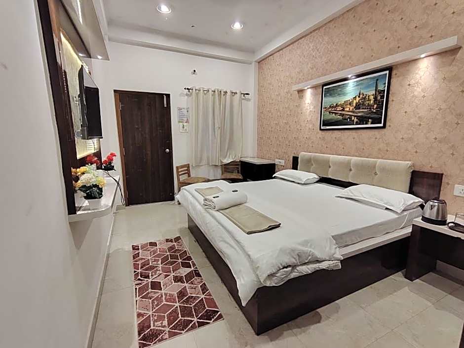 Khushi Paying Guest House