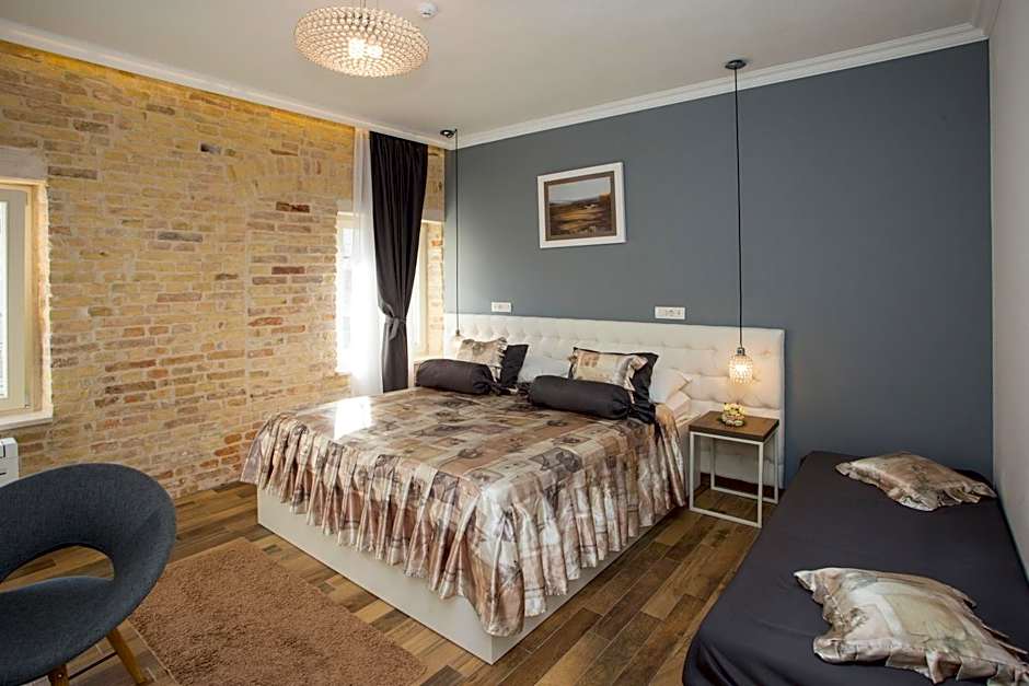 Aspalathos Residence