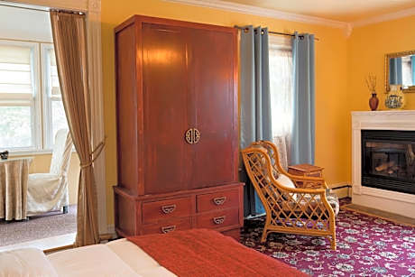 King Suite with Balcony