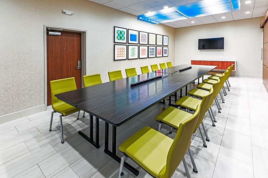 Holiday Inn Express And Suites Stafford Nw - Sugar Land By IHG
