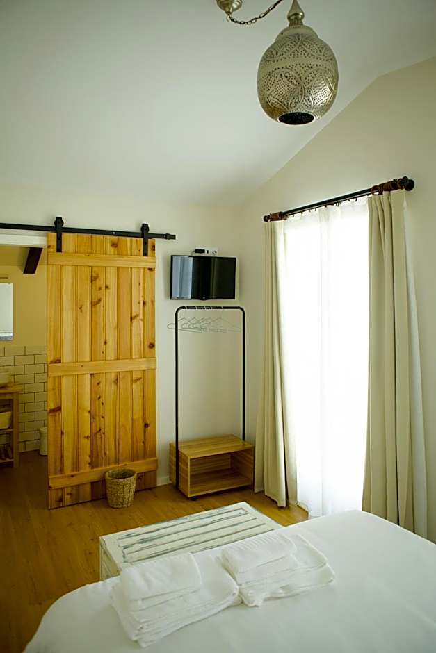 THE HOLY COW - Hostel & Suites
