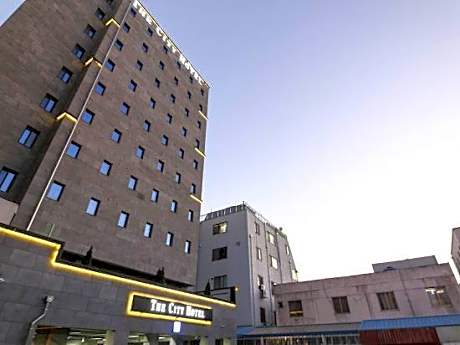 The City Hotel