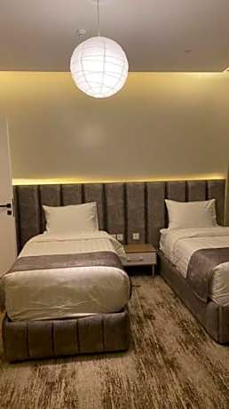 2 Bedrooms with Hall