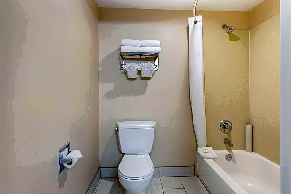 Quality Inn & Suites Maingate