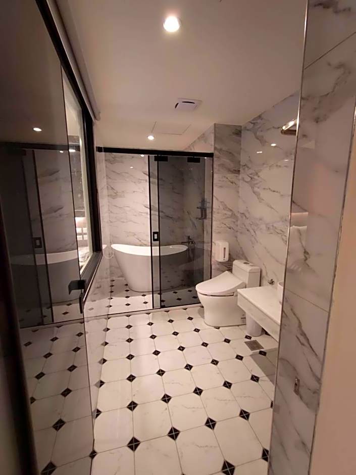 Shuian Lakeside Hotel II