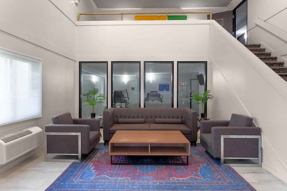 Baymont by Wyndham Oshkosh Airport