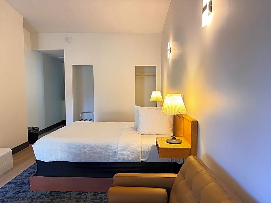 Sunshine Lodge Inn