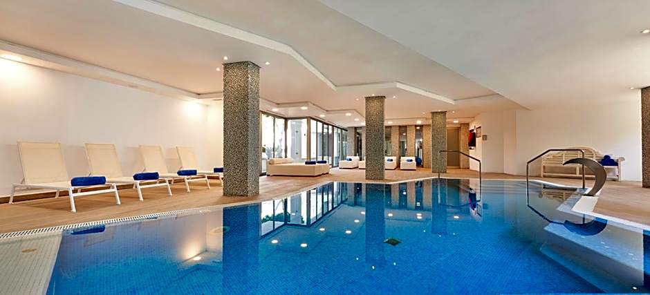 Globales Cala Bona Suites