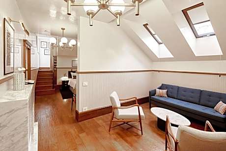Suite with City View