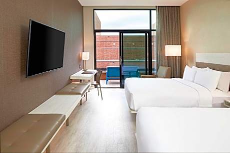 Balcony Queen Queen, Guest room, 2 Queen, Downtown view, Away from elevator, Mid floor, Balcony