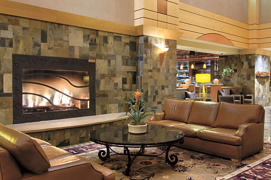 DoubleTree by Hilton Denver Central Park