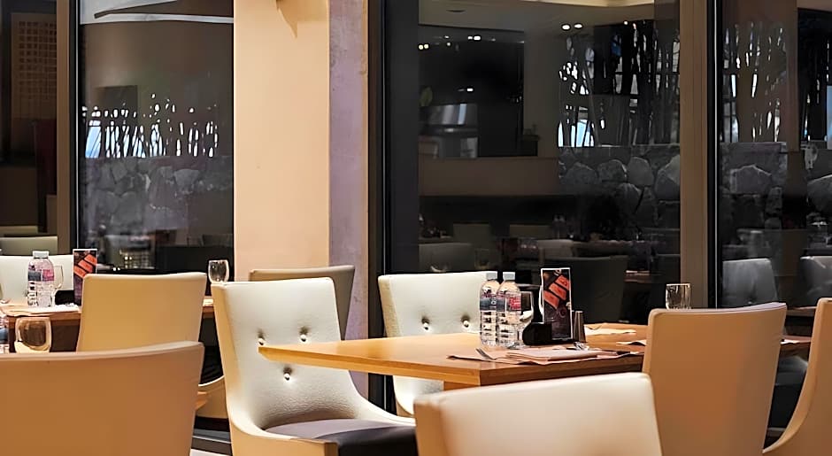 Hotel Hyundai by Lahan Ulsan