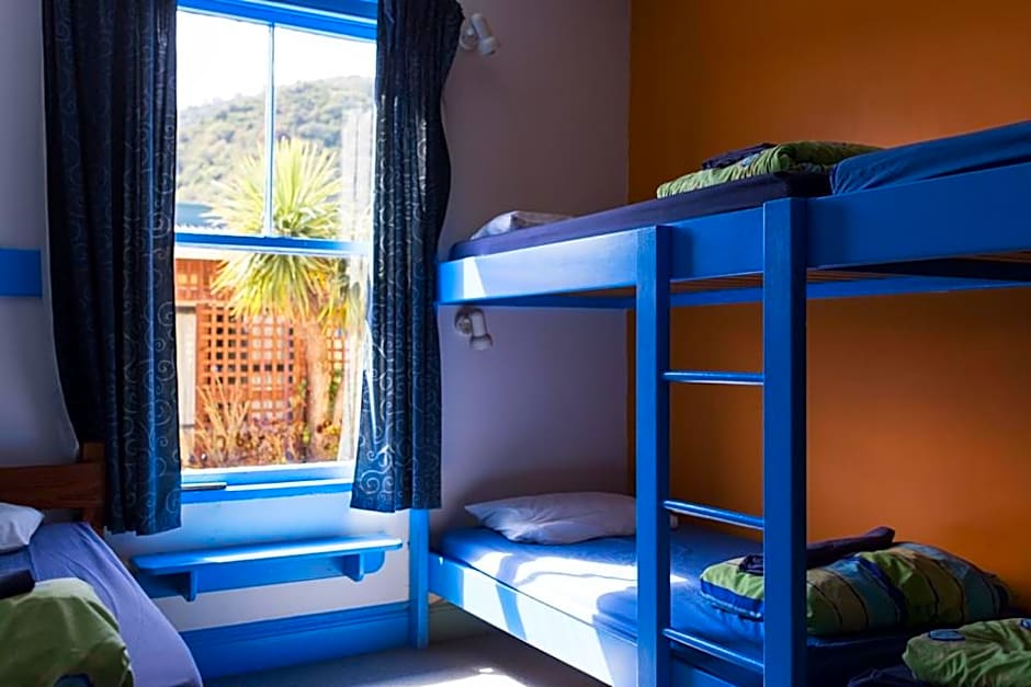 Sequoia Lodge Backpackers