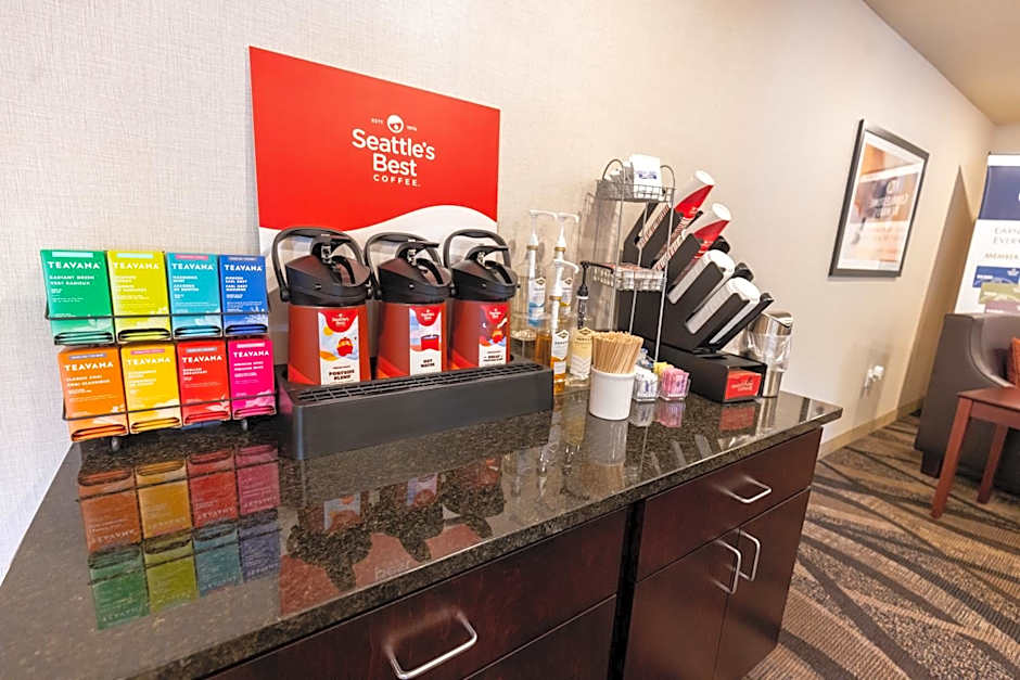 Cobblestone Inn & Suites - Winters