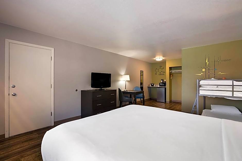 Richland Riverfront Hotel and Conference Center, Ascend Hotel Collection