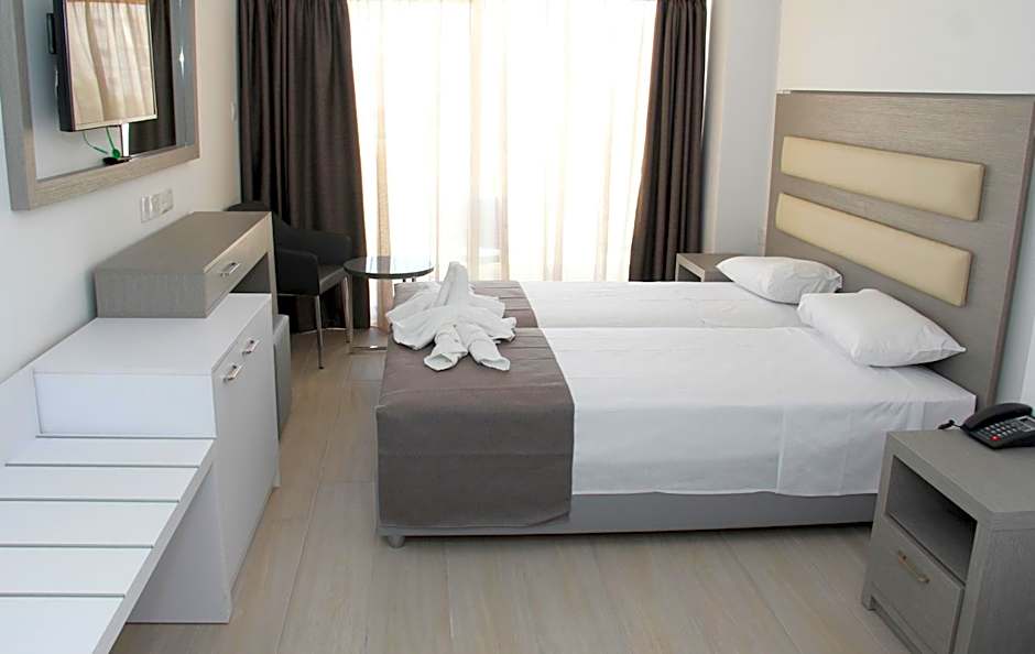 Captain Pier Hotel