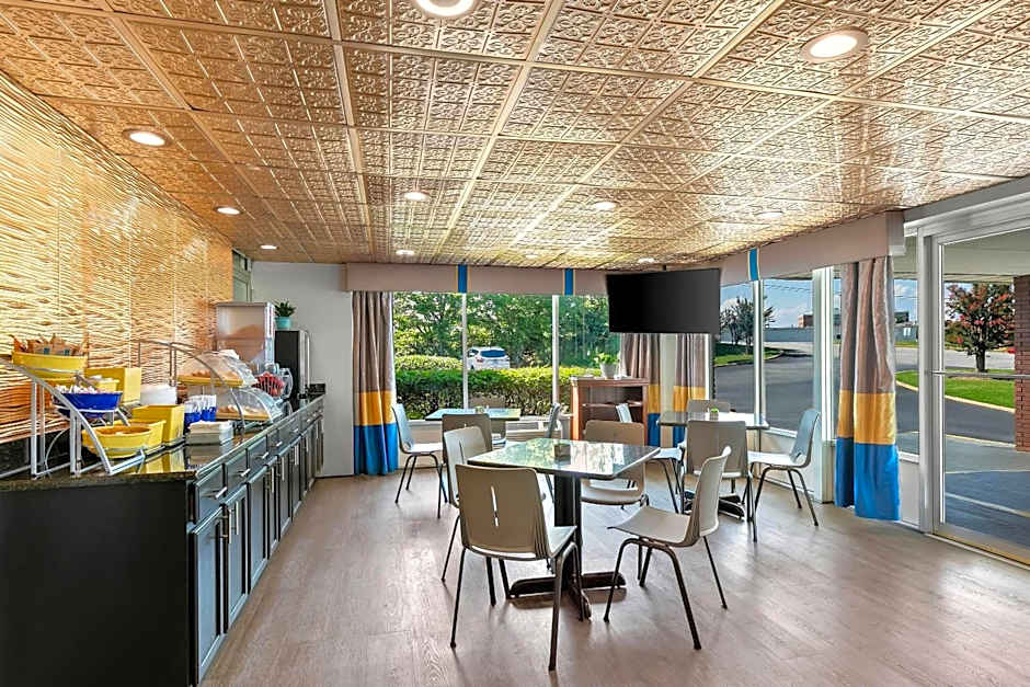 Days Inn by Wyndham Seneca