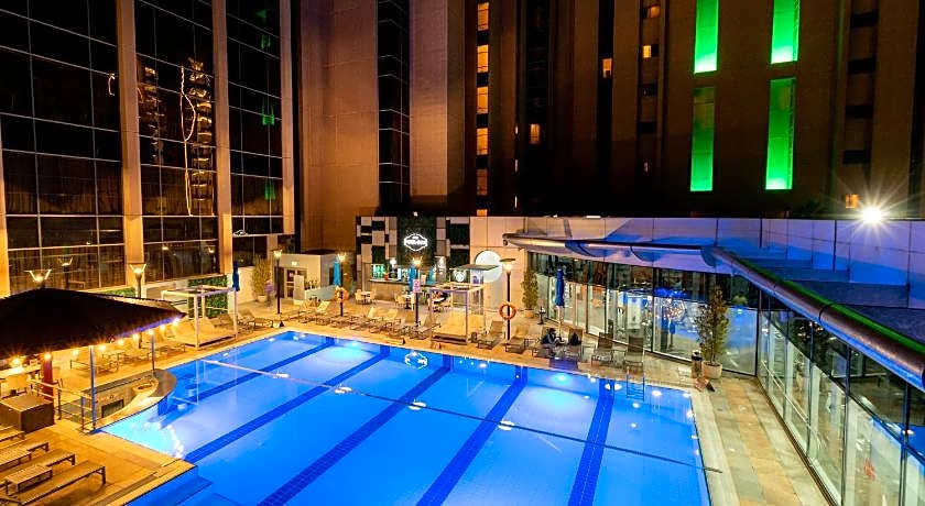 Holiday Inn Suites Kuwait Salmiya By IHG