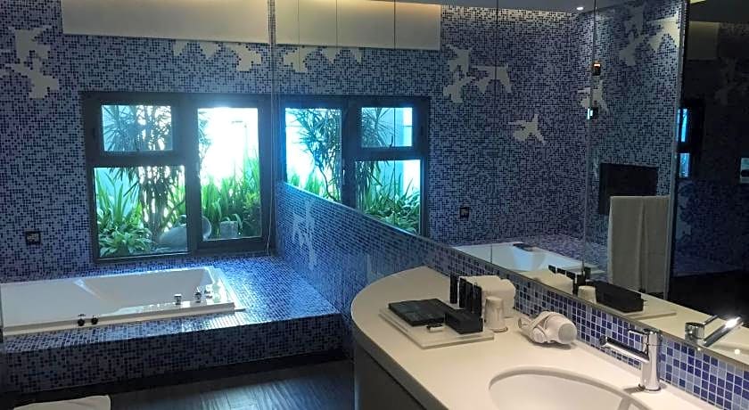 All-Ur Chain Boutique Motel