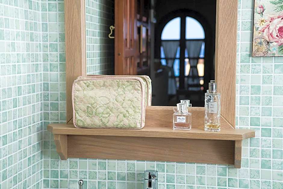 Amboula Beach Apartments