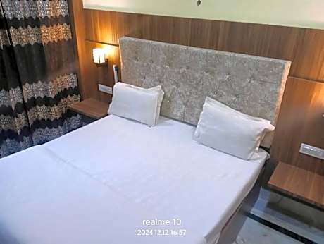 Deluxe Junior Suite